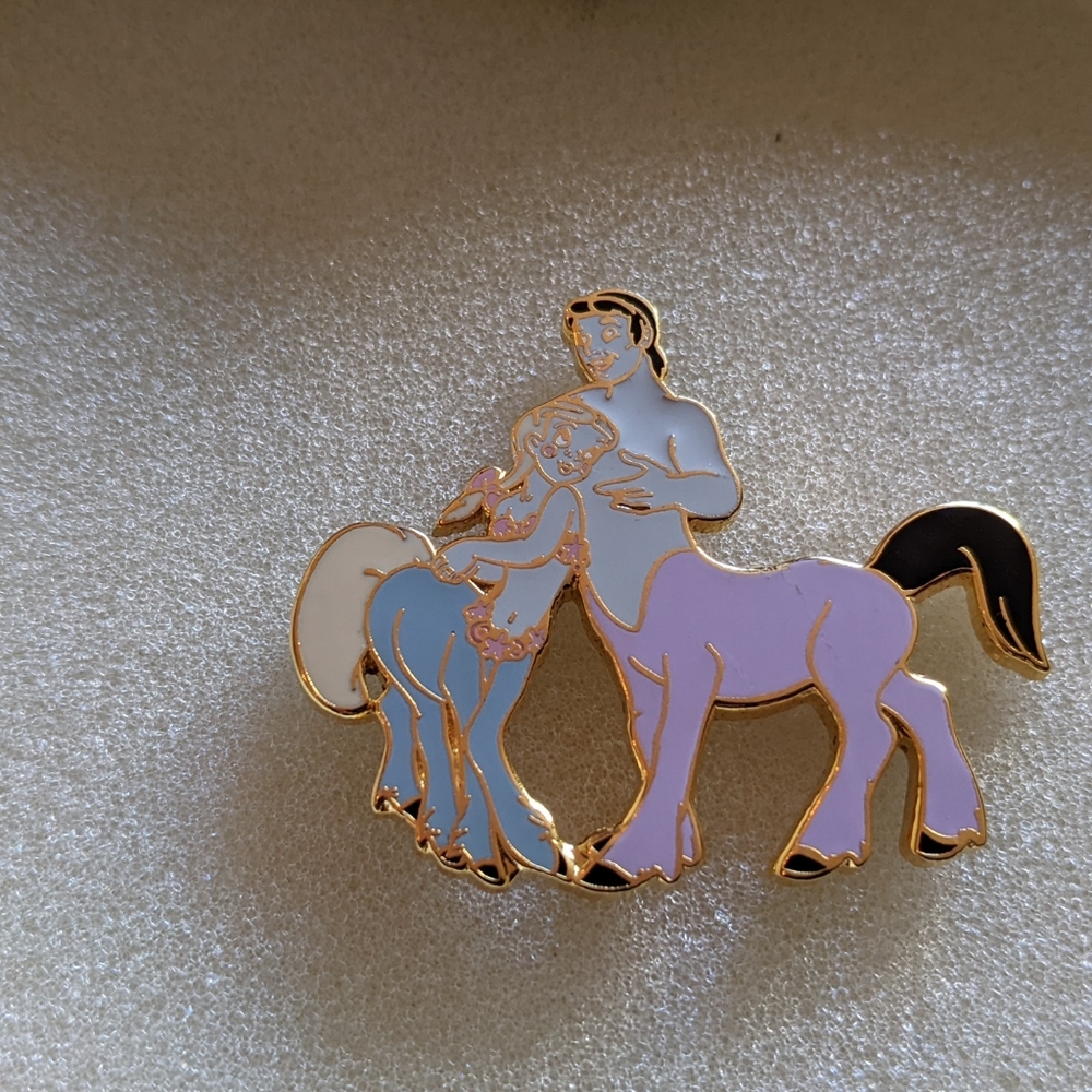 Disney catalog LE 2000 Sweethearts - Fantasia Melinda and Brutus Pin